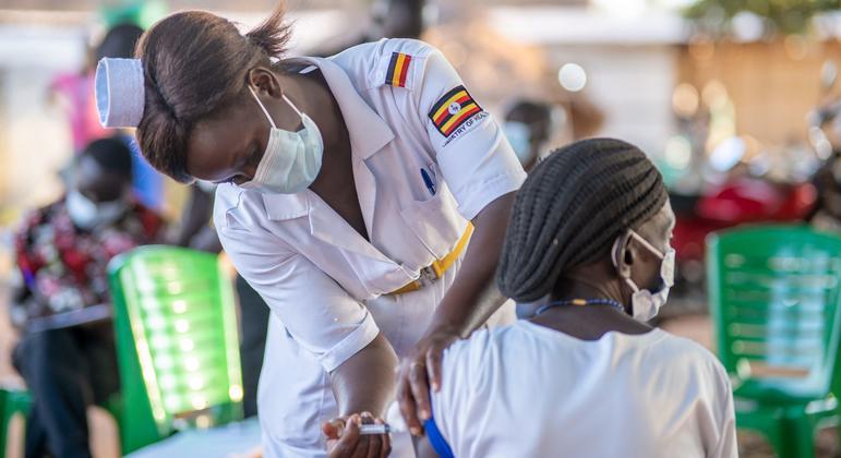 Un nouveau guide de l’OIT et de l’OMS pour renforcer la protection des personnels de santé